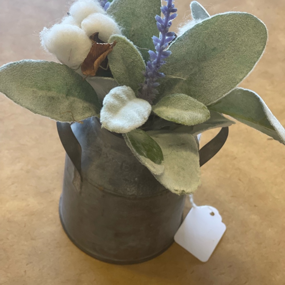 Small farmhouse arrangement